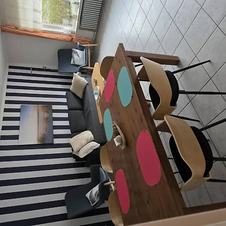 Apartment Wal